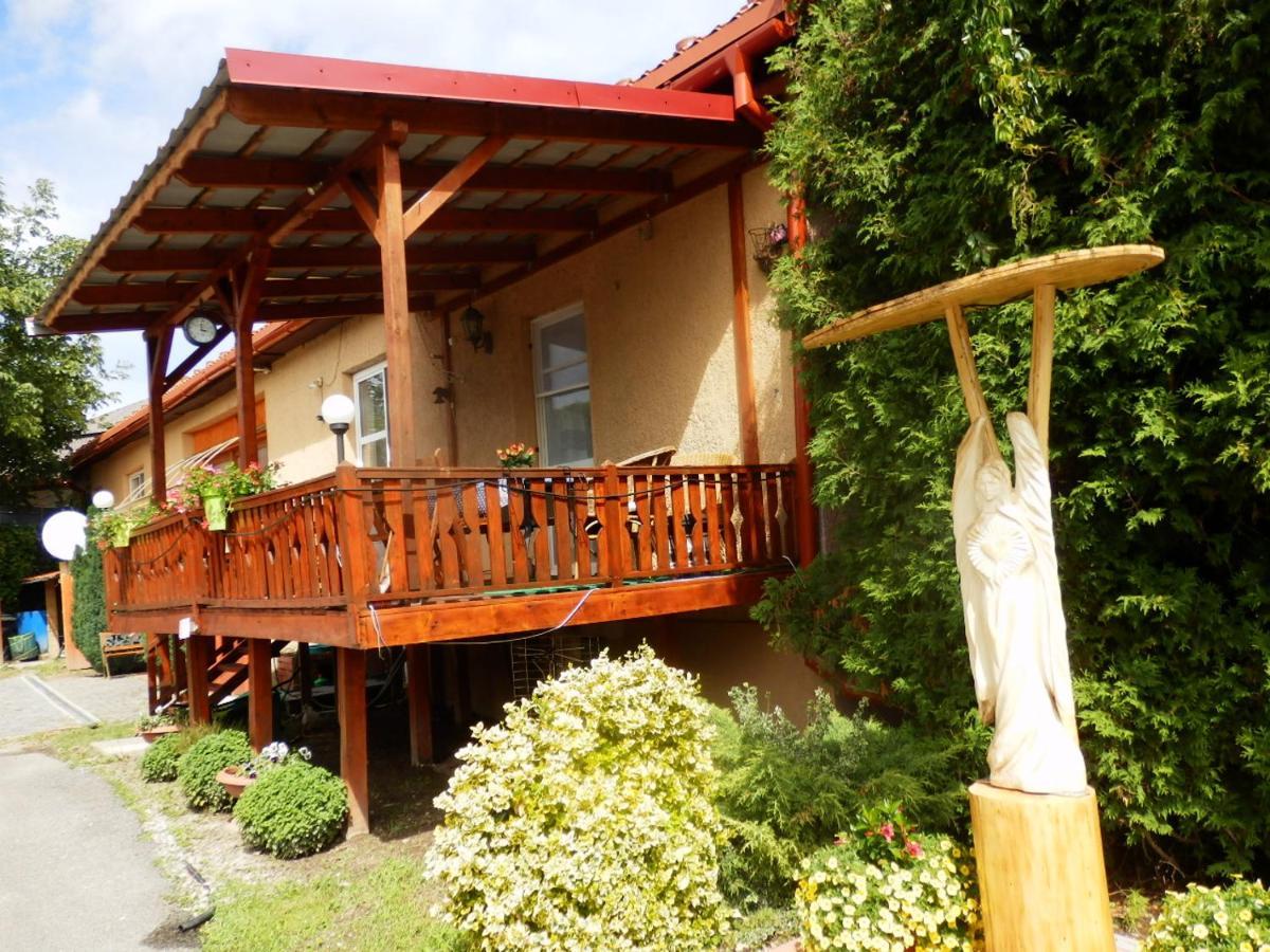 Guesthouse Ilona Velky Kamenec Dış mekan fotoğraf